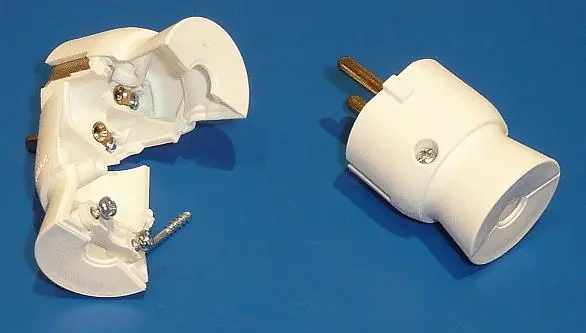 Gyors szállítás AC 230V földelt dugó 2P+F hátsó vezetékes
